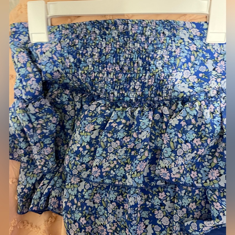 Cute mini skirt - Picture 2 of 3